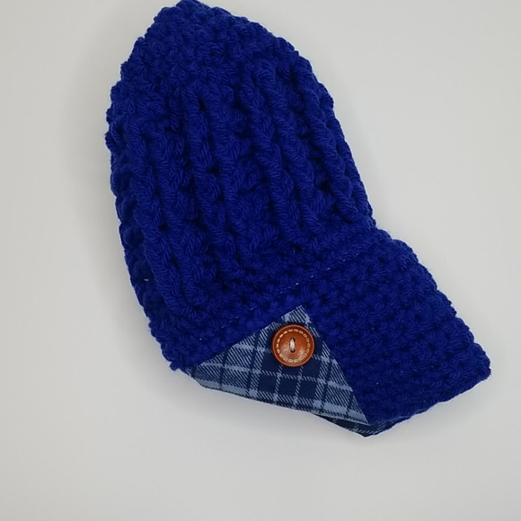 Comfy Crocheted Hat - Picture 4 of 4